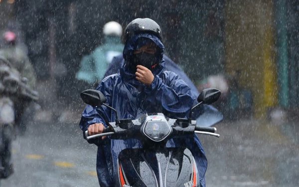 Cuối tuần này mưa to trở lại ở TP.HCM và Nam Bộ, những nơi nào cần chú ý?