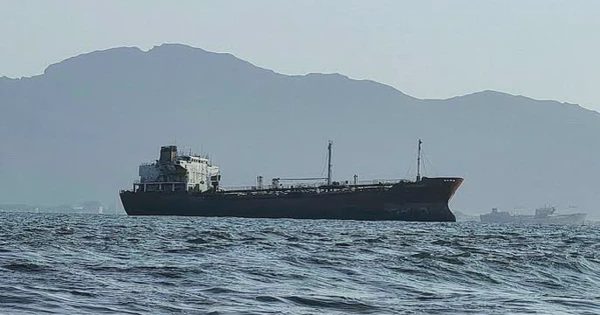 Cướp biển Somalia chiếm giữ tàu dầu ngoài khơi Yemen
