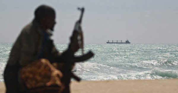 Cướp biển Somalia cướp tàu ngoài khơi Yemen, tàu chiến Nhật hành động