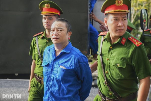 Cựu cán bộ Viện Pháp y tâm thần khai về việc sử dụng “cỏ” trong phòng bệnh