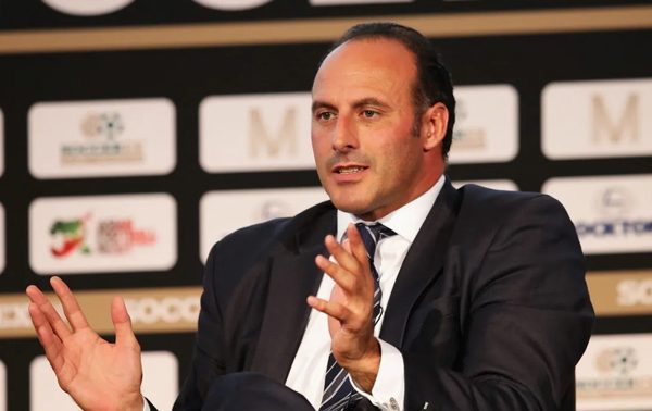 Cựu hậu vệ Tottenham tuyên bố ứng cử chủ tịch FIFA, trở thành ứng viên đầu tiên tranh ghế với Infantino