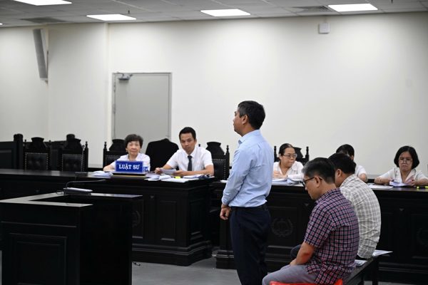Cựu hiệu trưởng 'ăn chặn' tiền A80 của sinh viên bị đề nghị 3 - 3 năm 6 tháng tù