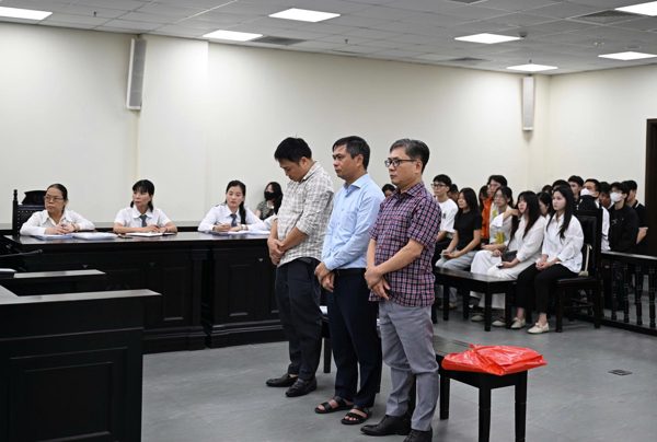 Cựu hiệu trưởng 'ăn chặn' tiền A80 của sinh viên lĩnh án 3 năm tù