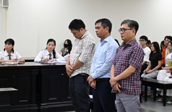Cựu hiệu trưởng 'ăn chặn' tiền hỗ trợ A80 của gần 1.000 sinh viên bị tuyên án 3 năm tù