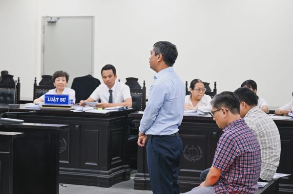 Cựu hiệu trưởng vụ “ăn chặn tiền A80": Bận quá, cấp dưới báo gì biết đó