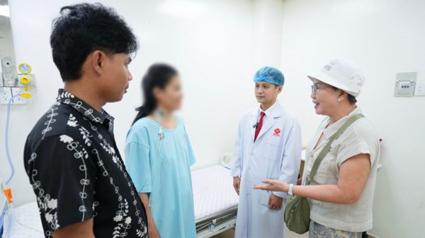 Cứu người bệnh hoại tử hơn hai mét ruột non