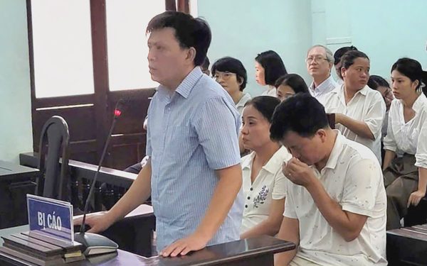 Cựu Phó chánh tòa và cựu Phó viện trưởng Viện Kiểm sát nhân dân TP Huế lãnh án vì nhận hối lộ