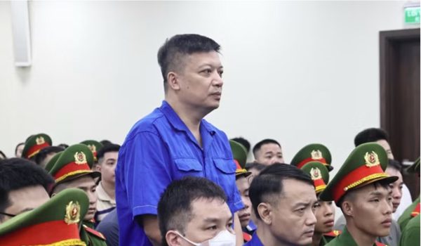 Cựu Phó phòng hình sự phủ nhận cầm 140.000 USD giúp công ty sữa giả 'chạy tội'