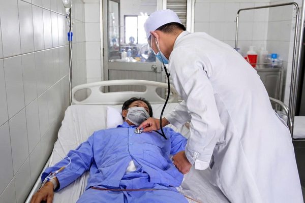 Cứu sống người đàn ông ở Cần Thơ bị 2 thanh sắt đâm xuyên cơ thể