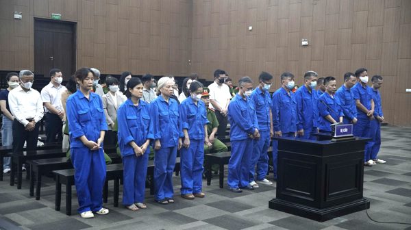 Cựu Thứ trưởng Nguyễn Bá Hoan nhận hối lộ 16,3 tỷ đồng bị lĩnh 12 năm tù