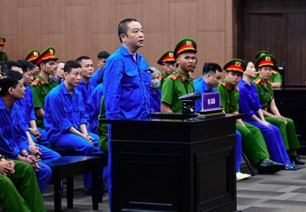 Cựu Viện trưởng Pháp y tâm thần Trung ương khai được 2 cựu công an tìm đến đưa hối lộ