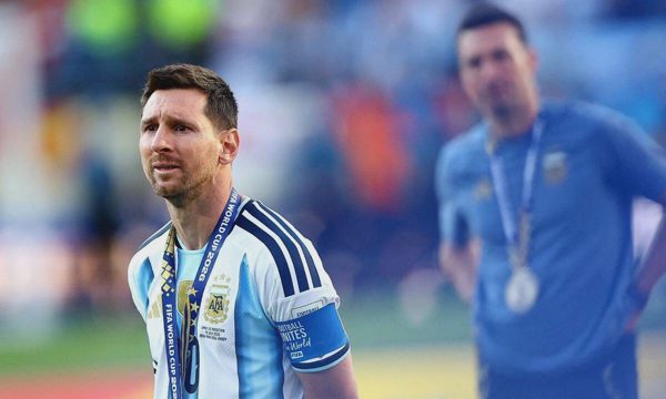 Cựu vô địch World Cup ủng hộ Messi giành Quả Bóng Vàng