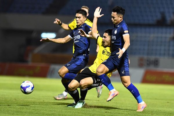 Đá hơn người, Đà Nẵng đánh bại Hà Nội FC