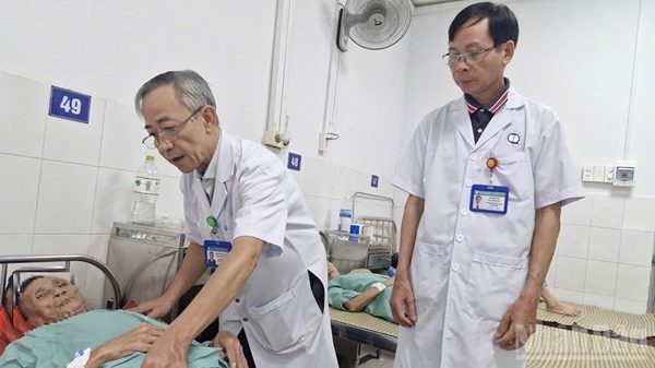 Đà Nẵng: 11 người cao tuổi nhập viện nghi ngộ độc thực phẩm