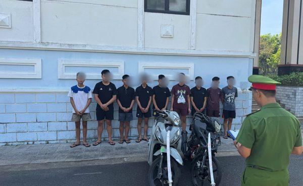 Đà Nẵng: Bắt nhóm dàn cảnh đánh nhau, dùng kiếm cướp xe máy