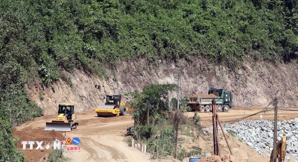 Đà Nẵng đẩy nhanh cải tạo, nâng cấp Quốc lộ 14D nối Cửa khẩu quốc tế Nam Giang