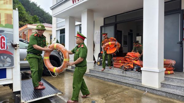 Đà Nẵng: Lực lượng vũ trang và các địa phương chủ động, sẵn sàng ứng trực bảo vệ an toàn cho nhân dân trước thiên tai