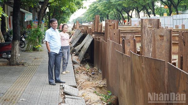 Đà Nẵng: Người dân ở khu vực phía nam khốn khổ vì dự án tuyến thoát nước ngập giữa lòng đô thị