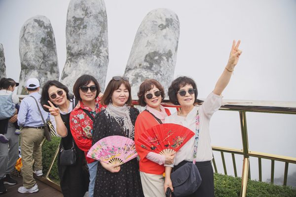 Đà Nẵng tấp nập khách ngoại, chuyên gia lý giải sức hút căn hộ ven sông Hàn