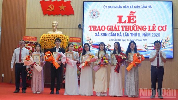 Đà Nẵng: Trao Giải thưởng Lê Cơ xã Sơn Cẩm Hà lần thứ 2 năm 2026 cho 54 cá nhân