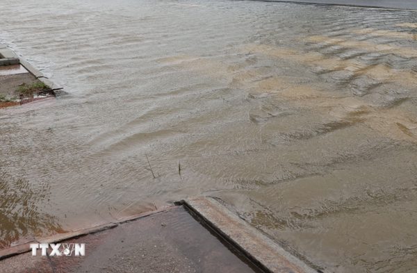 Đà Nẵng yêu cầu khẩn trương khắc phục ngập úng ven sông Hàn