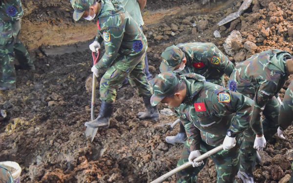 Đã tìm thấy 605 hài cốt liệt sĩ tại 3 điểm chôn trong công viên Lê Thị Riêng sau 78 ngày
