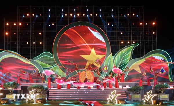 Đặc sắc chương trình “Đại Phúc - Hồ trên núi, trà trong mây”