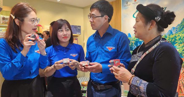 Đặc sản Cao Băng đổ bộ phố trung tâm Hà Nội, chinh phục thực khách Thủ đô