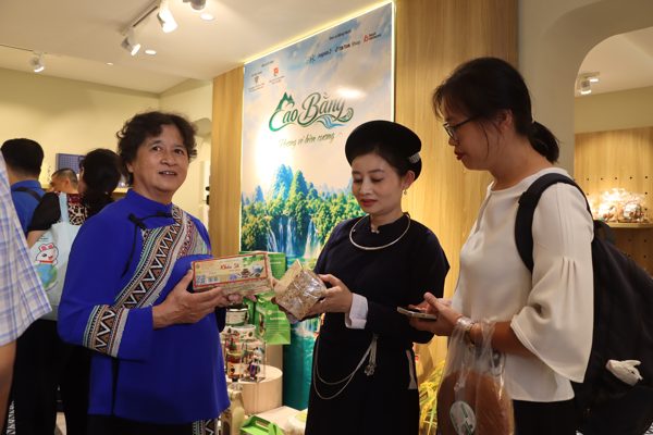 Đặc sản Cao Bằng về Hà Nội, hơn 100 sản phẩm tìm cơ hội chinh phục người Thủ đô