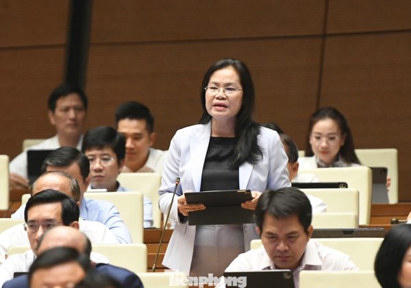 Đại biểu Quốc hội: Cần quy định trực tiếp trong Luật Đất đai nội dung công chứng, chứng thực