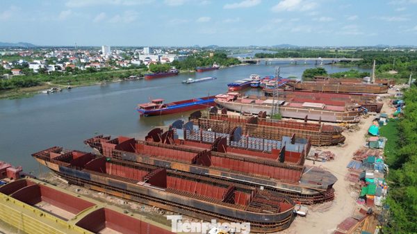 ‘Đại công trường’ đóng tàu vẫn hoạt động sau chỉ đạo xử lý của UBND tỉnh Ninh Bình