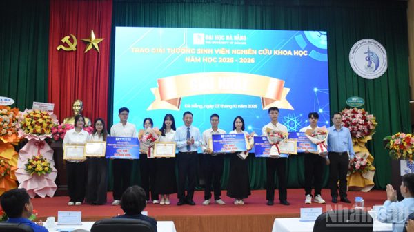 Đại học Đà Nẵng trao Giải thưởng sinh viên nghiên cứu khoa học năm 2026