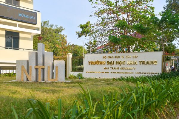 Đại học dạy học linh hoạt khi mưa lũ, thậm chí tạm dừng thi tập trung