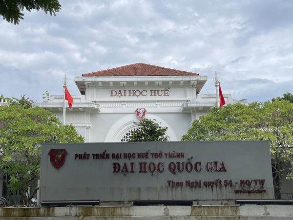 Đại học Huế lý giải nhiều thí sinh trúng tuyển đi nhập học lại thành rớt