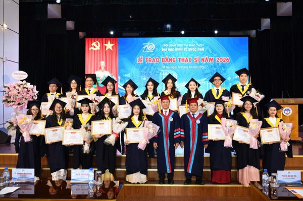 Đại học Kinh tế Quốc dân trao bằng thạc sĩ: Phát huy tri thức, đóng góp vào sự phát triển của đất nước
