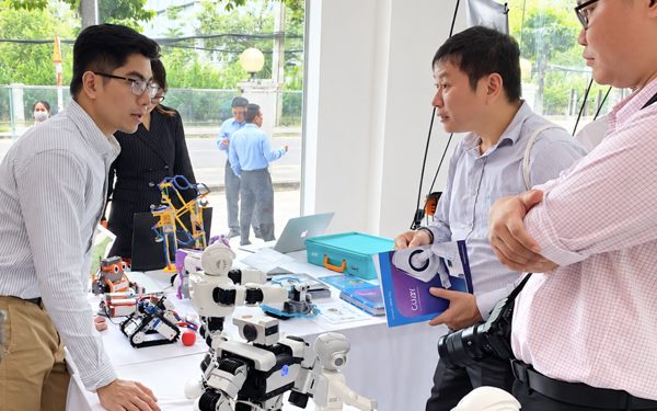 Đại học Quốc gia TP.HCM dành 1.875 tỉ đồng, chạy đua AI, chip, robot, công nghệ lượng tử