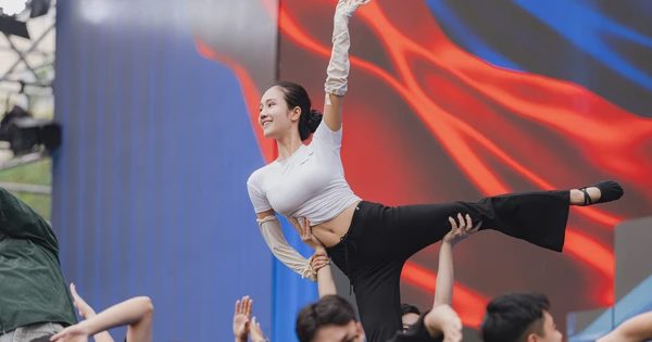 Đại nhạc hội kỷ niệm 70 năm Ngày truyền thống Hội LHTN VN sẵn sàng trước giờ diễn
