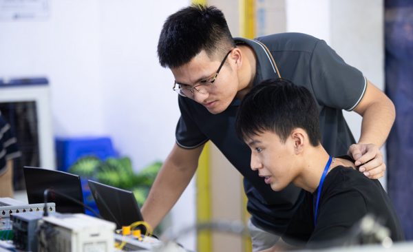 Đại phẫu đào tạo đại học - Bài 1: Tốt nghiệp trên… giấy