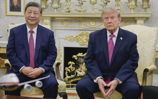 Đại sứ Mỹ tiết lộ ông Trump từng đề nghị bán vũ khí Mỹ cho Trung Quốc