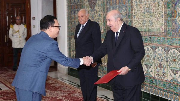 Đại sứ Việt Nam trình Thư Ủy nhiệm lên Tổng thống Algeria