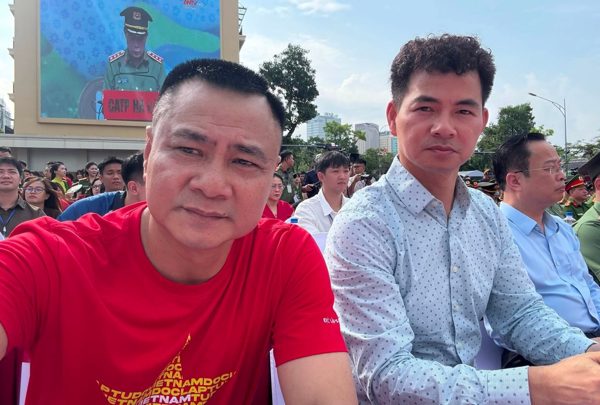 Đại tá Tự Long thân thiết Cục trưởng Xuân Bắc, Hà Kiều Anh được khen 'đẹp như tranh'