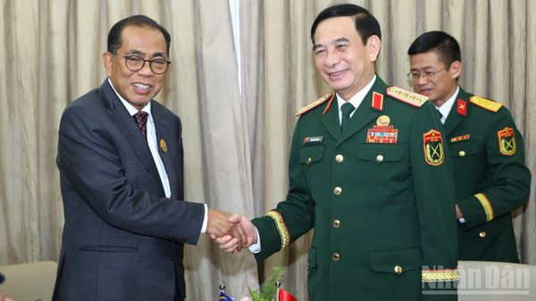 Đại tướng Phan Văn Giang gặp song phương Bộ trưởng Quốc phòng Malaysia, Singapore và Hàn Quốc