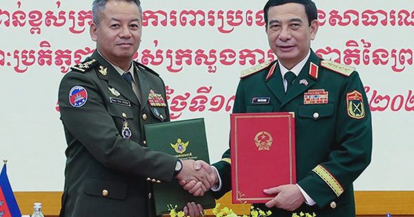 Đại tướng Phan Văn Giang hội đàm với Phó thủ tướng, Bộ trưởng Quốc phòng Campuchia