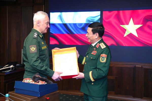 Đại tướng Phan Văn Giang hội kiến Bộ trưởng Quốc phòng Nga tại Moscow
