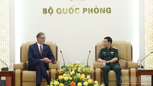 Đại tướng Phan Văn Giang tiếp Đại sứ Cộng hòa Pháp tại Việt Nam