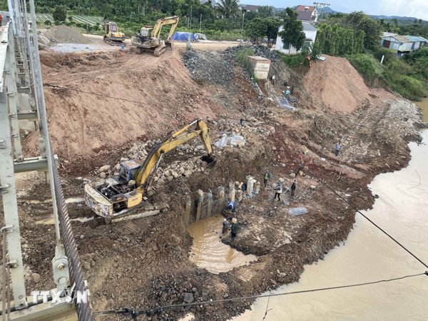 Đắk Lắk: Bờ sông Krông Nô sạt lở liên tục, người dân mất đất canh tác