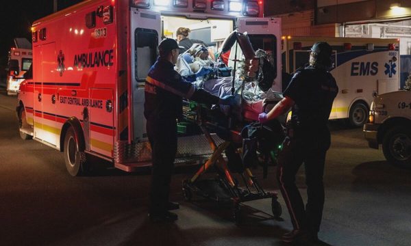 Đám cháy cỏ 'nhanh bất thường' khiến 4 binh sĩ Canada thiệt mạng