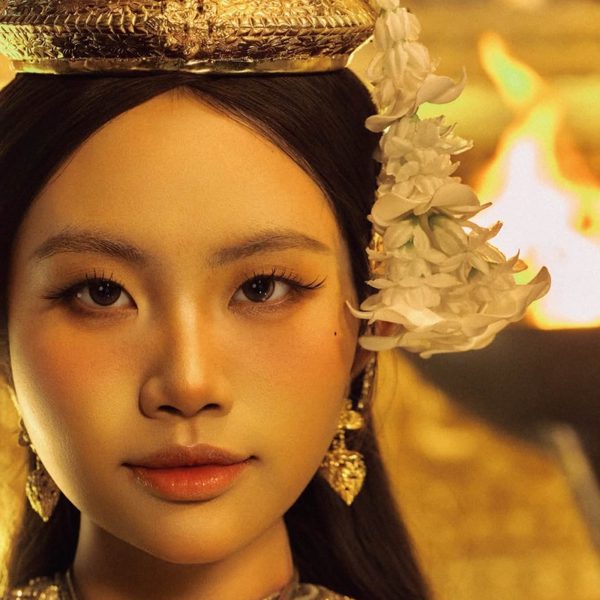 Đám cưới Phương Mỹ Chi bị lật đổ