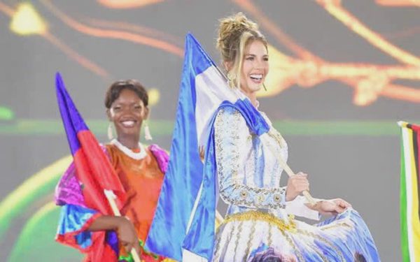 Đầm in hình Messi của người đẹp Argentina tại Miss World 2026 gây tranh luận