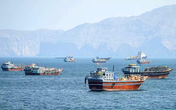 Đàm phán bế tắc, Mỹ - Iran giằng co eo biển Hormuz